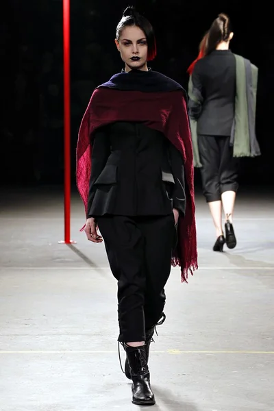 Look 17
